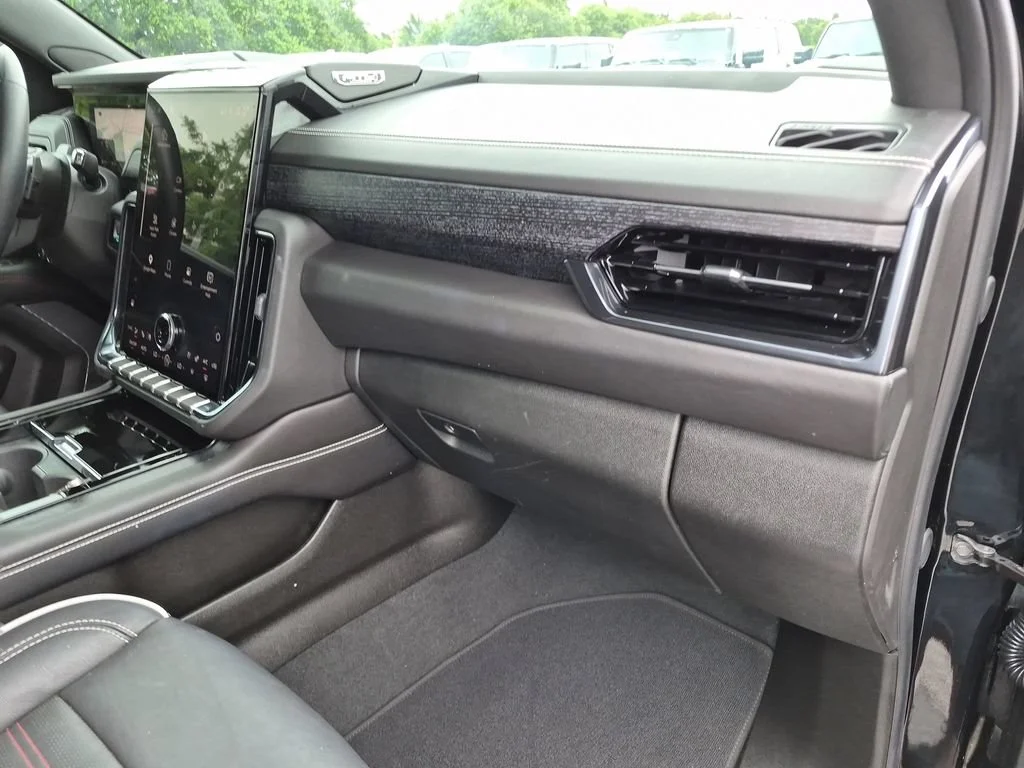 Certified Used 2025 Onyx Black GMC AT4 Ultimate image 45