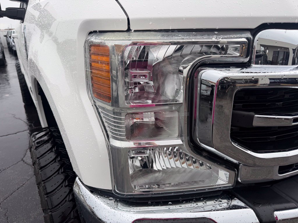 Used 2022 White Ford Lariat image 6