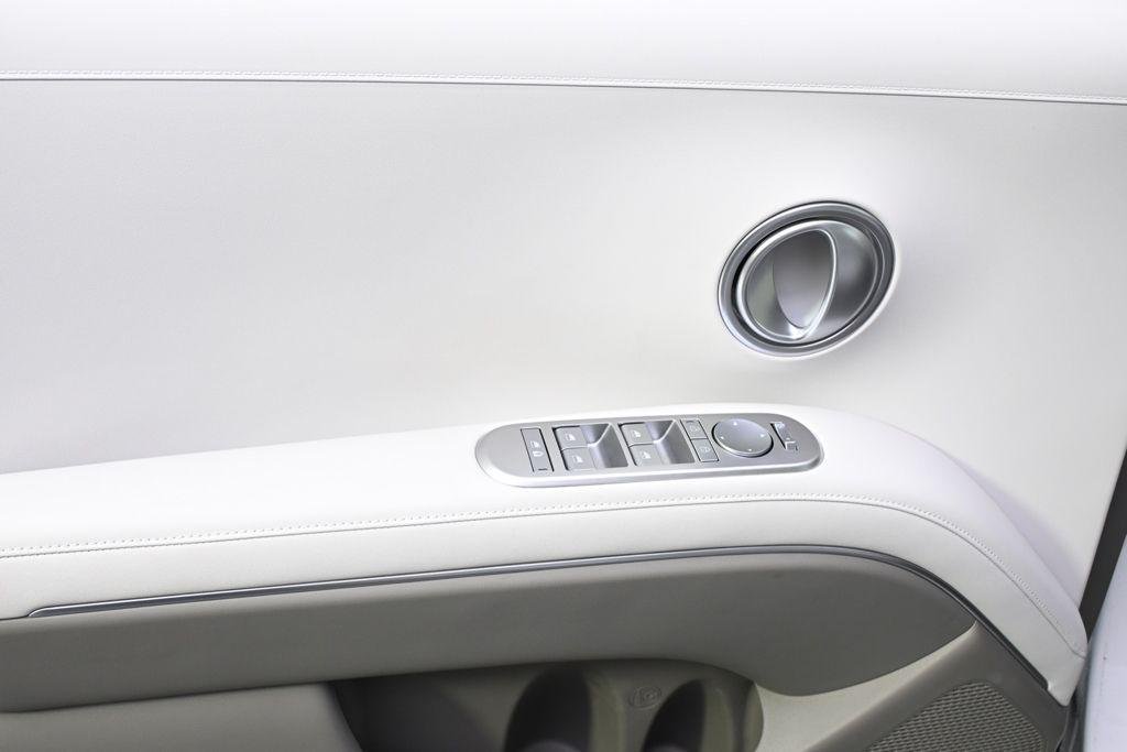 New 2026 White Pearl Hyundai SEL AWD image 23