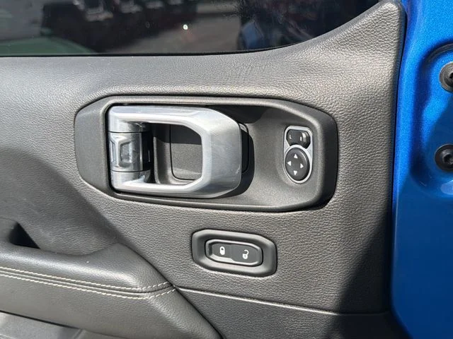 Used 2021 Blue Jeep Overland image 21