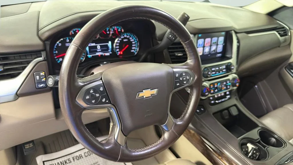 Used 2019 IRIDESCENT PEARL TRICOAT Chevrolet LT image 22