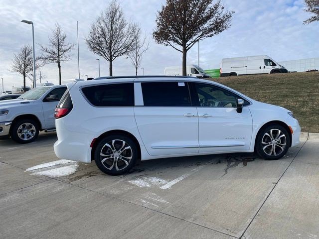 New 2026 Bright White Clearcoat Chrysler Pinnacle image 6