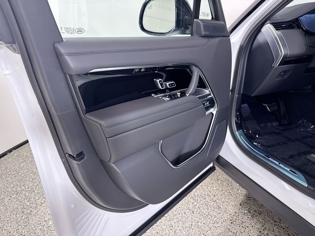 New 2026 Fuji White Land Rover SE LWB image 13