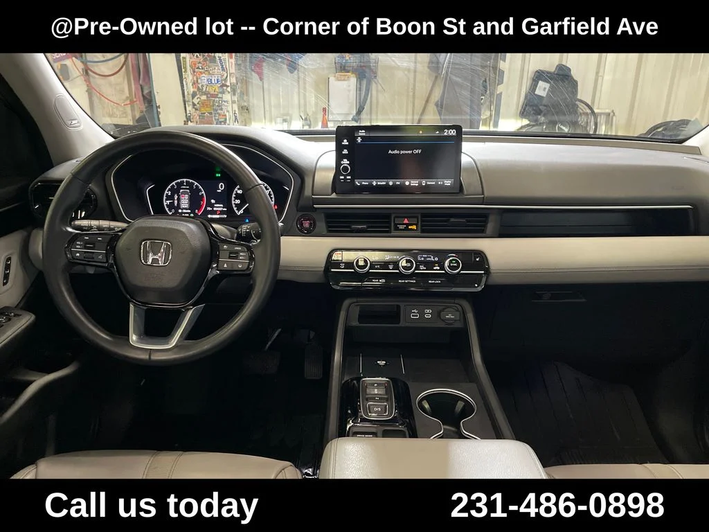 Used 2023  Honda Touring image 17