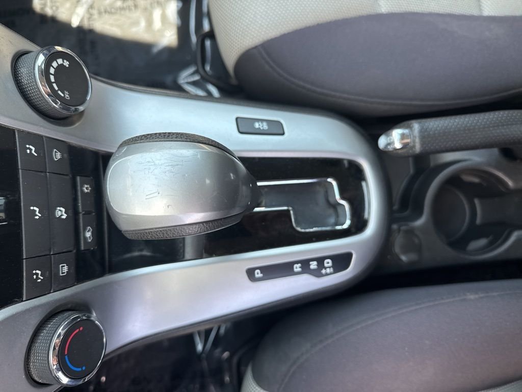Used 2013 Silver Chevrolet LS image 20
