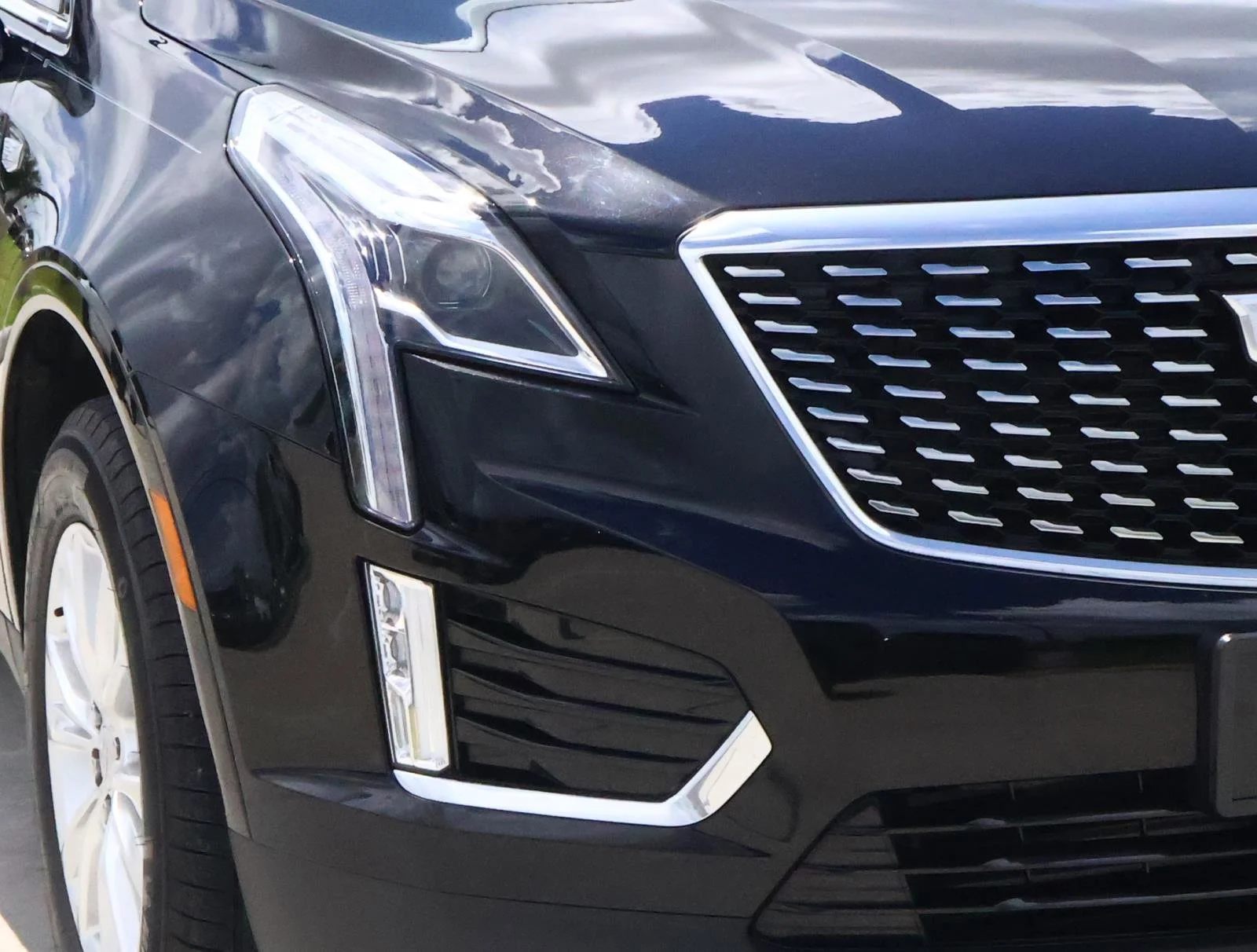 Used 2025 Stellar Black Metallic Cadillac Luxury image 8