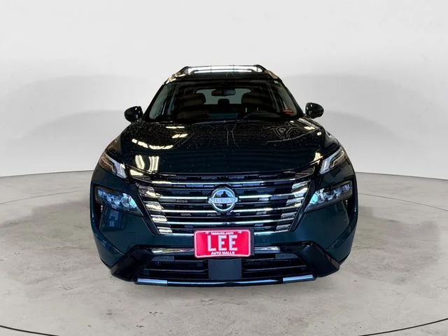 New 2026 Obsidian Green Nissan Platinum image 9