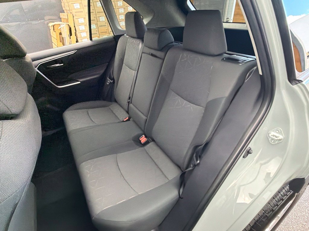 Used 2019  Toyota XLE image 21