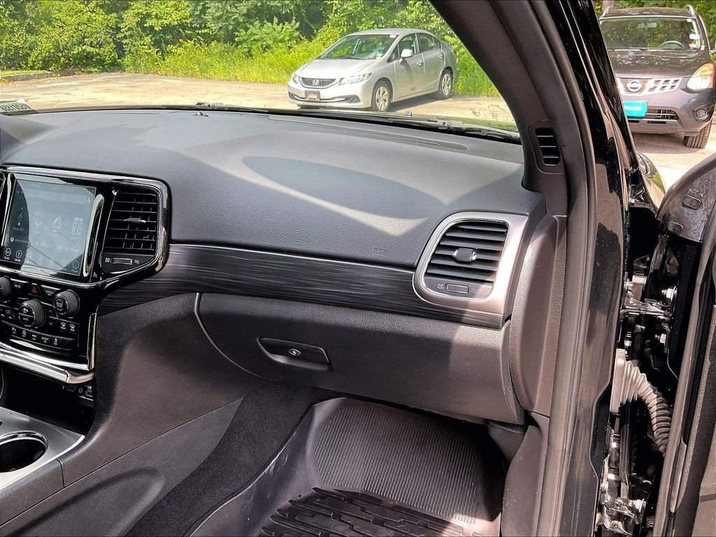 Used 2019 Black Jeep Altitude image 13