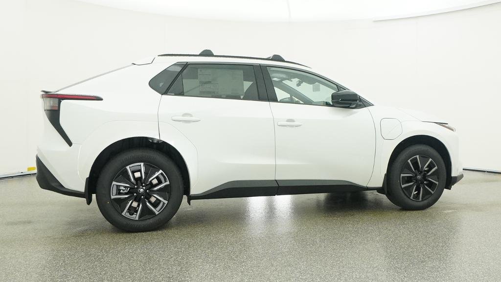 New 2026 Wind Chill Pearl Toyota XLE image 15