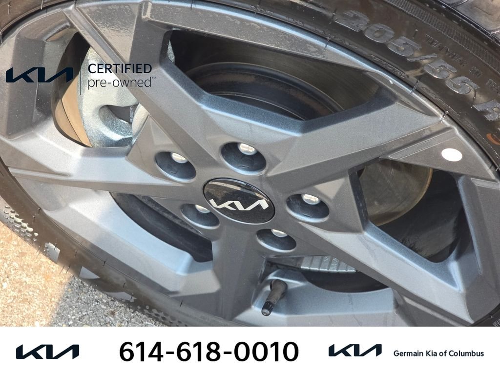 Used 2026 White Kia LXS image 12