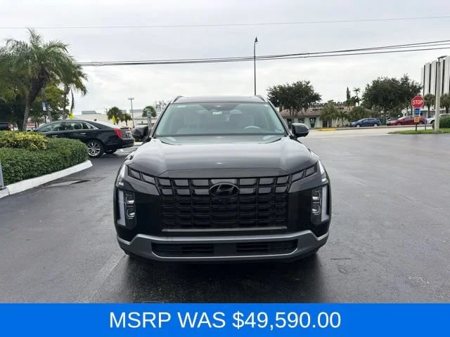 Used 2023 Black Hyundai Limited image 2