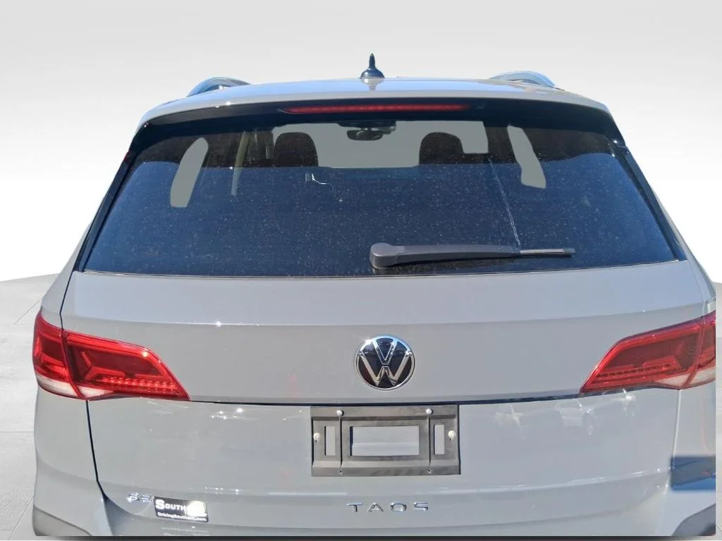 Used 2023 Gray Volkswagen 1.5T SE image 13