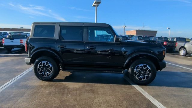 New 2026 Shadow Black Ford Outer Banks® image 98