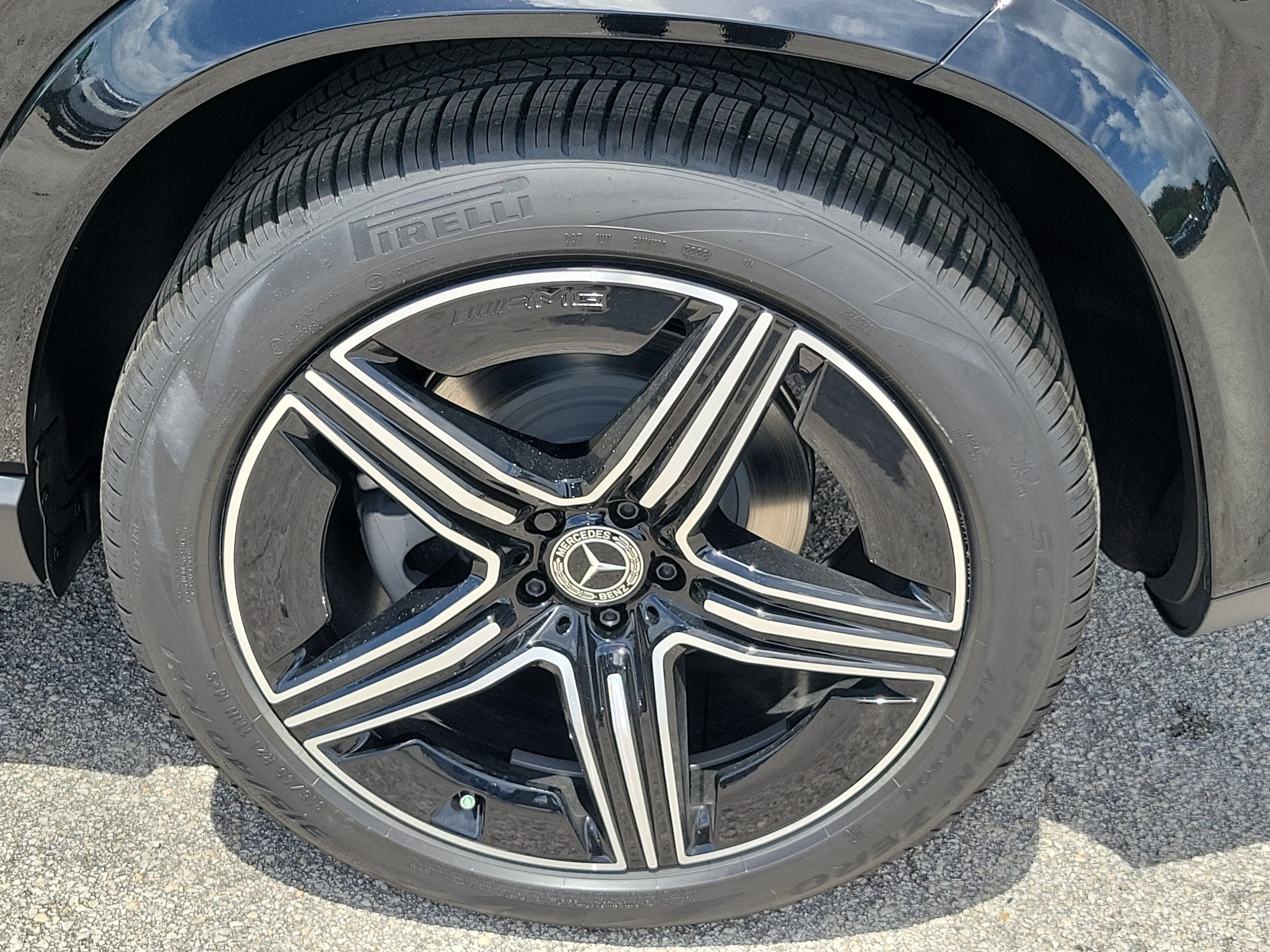 New 2026 Black Mercedes-Benz GLE 450 image 41