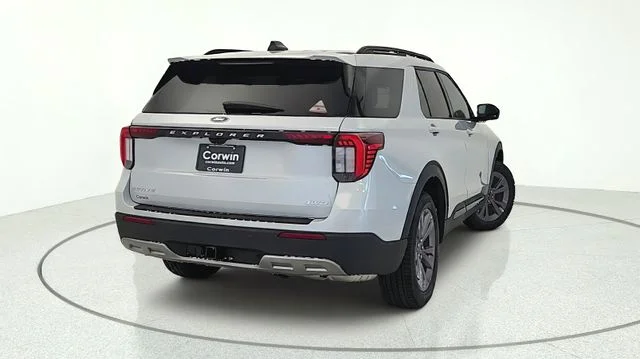 New 2026 Space White Metallic Ford Active image 5