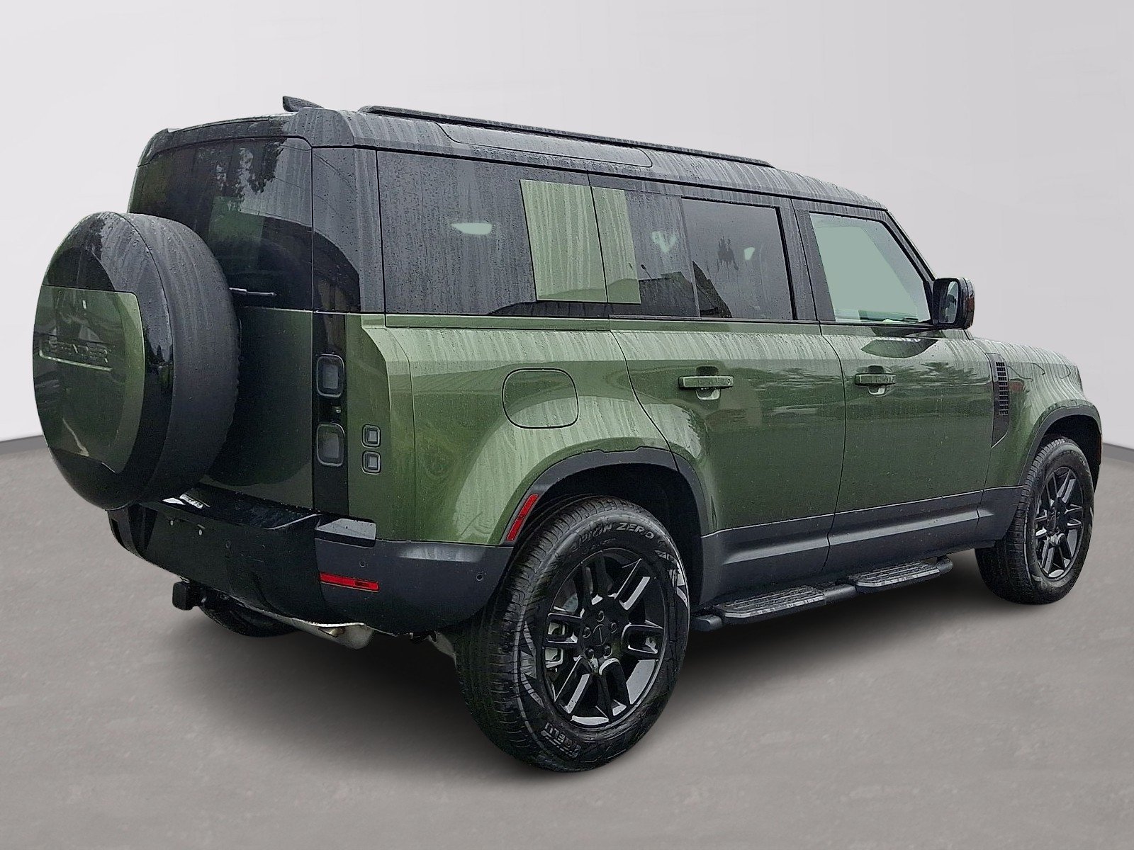 New 2026 Woolstone Green Land Rover S image 3