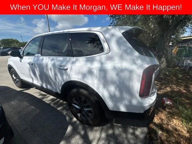 Used 2023 White Kia LX image 9