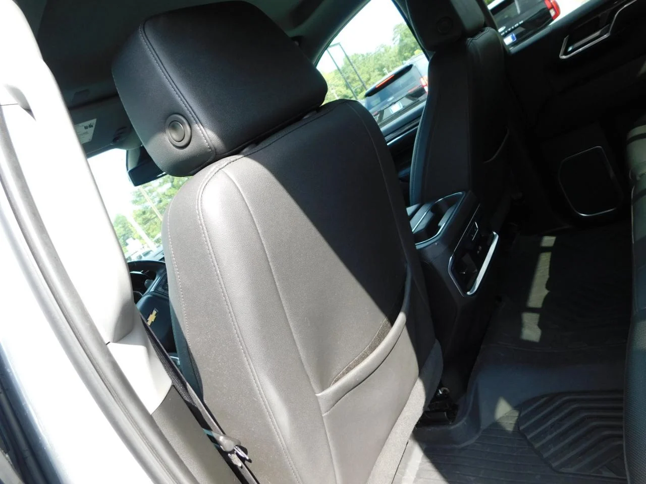 Used 2023 Silver Chevrolet 4WD CREW CAB 147 in LTZ image 28