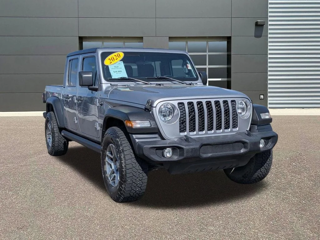 Used 2020 Billet Silver Metallic Clearcoat Jeep Sport S image 3