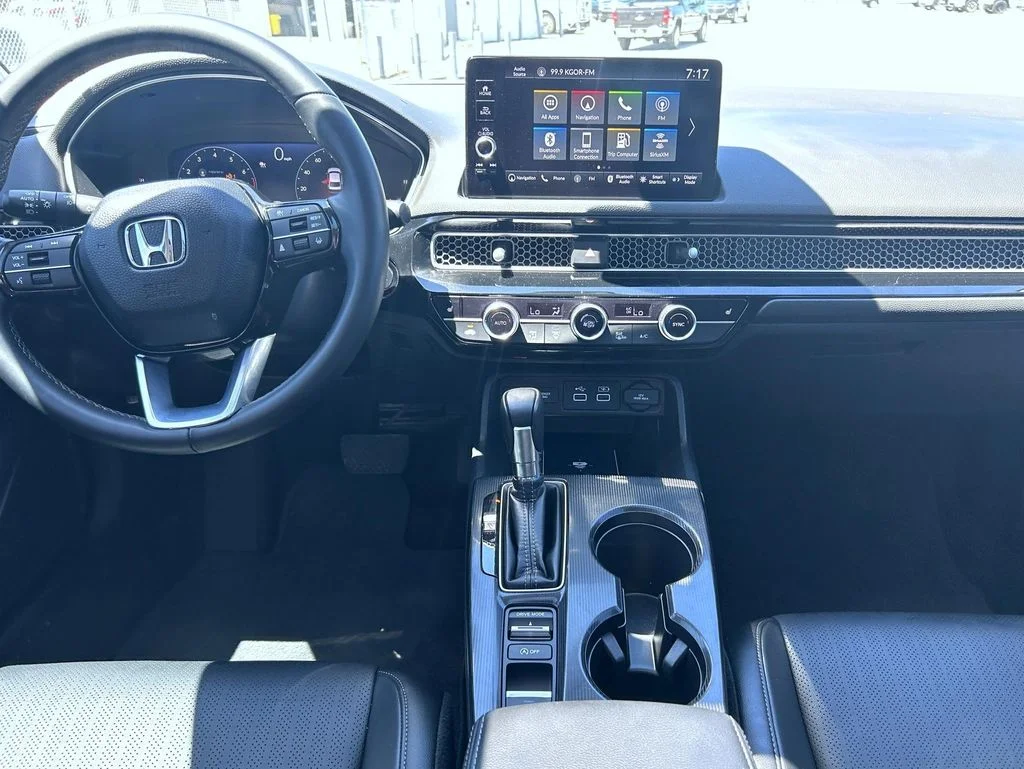 Used 2023 White Honda Touring image 12