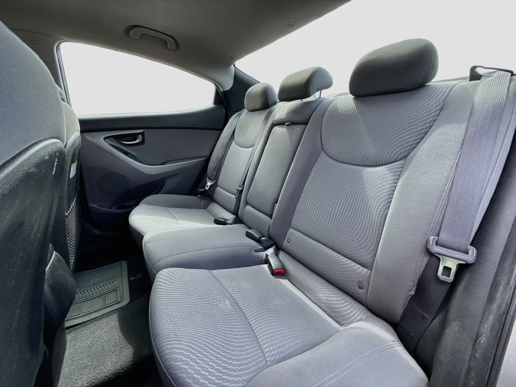 Used 2014 Harbor Gray Metallic Hyundai SE image 16