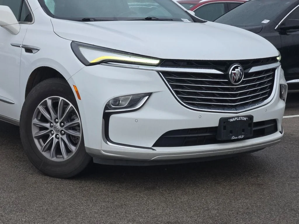 Used 2023 White Buick Premium Group image 3