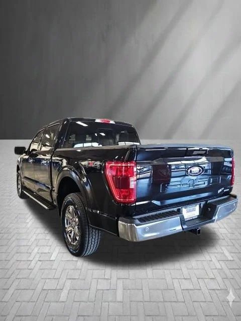 Used 2023 Black Ford XLT image 9