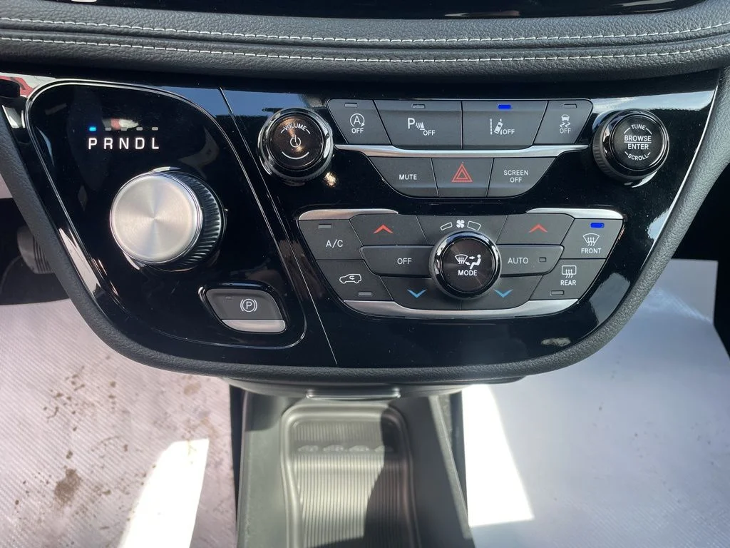 2026 Chrysler Pacifica Select - Photo 23