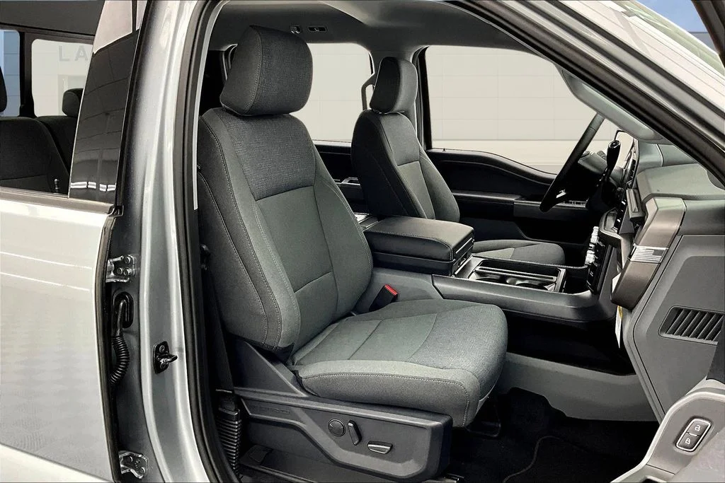 2025 Ford F-150 XLT - Photo 10