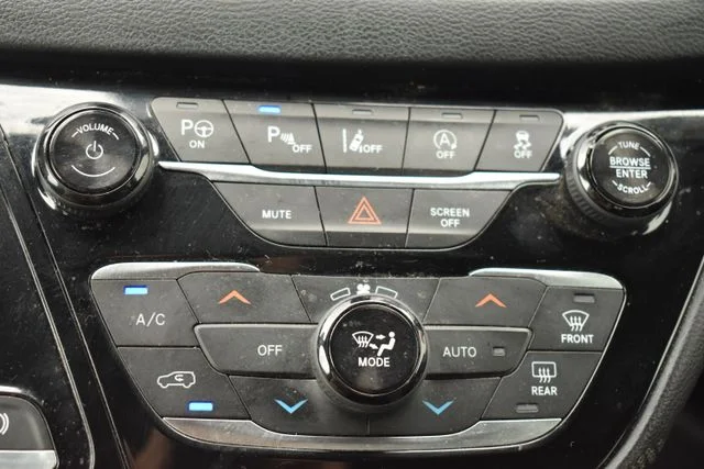 Used 2019 White Chrysler Touring L image 36