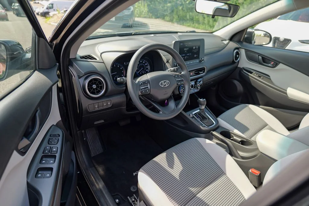 Used 2023 Abyss Black Pearl Hyundai SE image 16