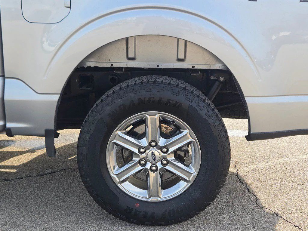 Certified Used 2025 Iconic Silver Metallic Ford XLT image 16