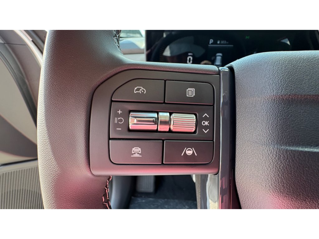 New 2027 Snow White Pearl Kia LX image 11