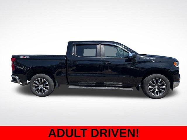 Used 2022 Black Chevrolet LT image 2