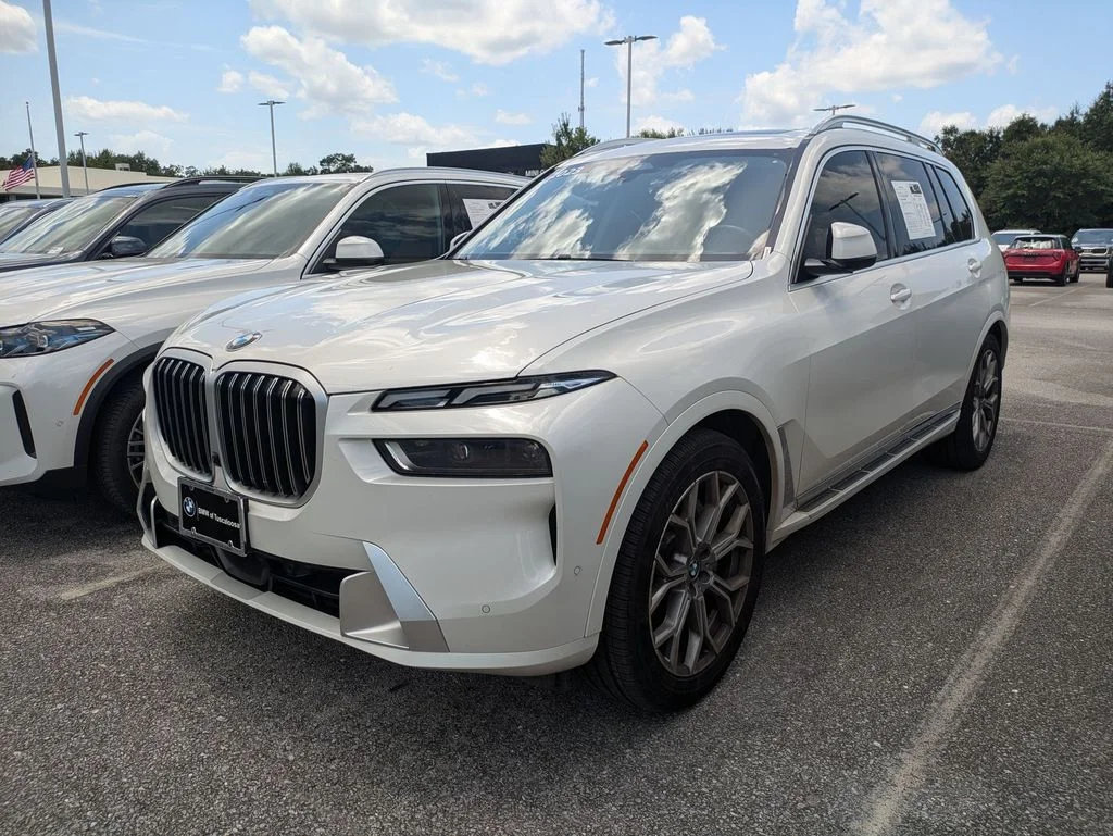 Used 2023 White BMW xDrive40i image 1
