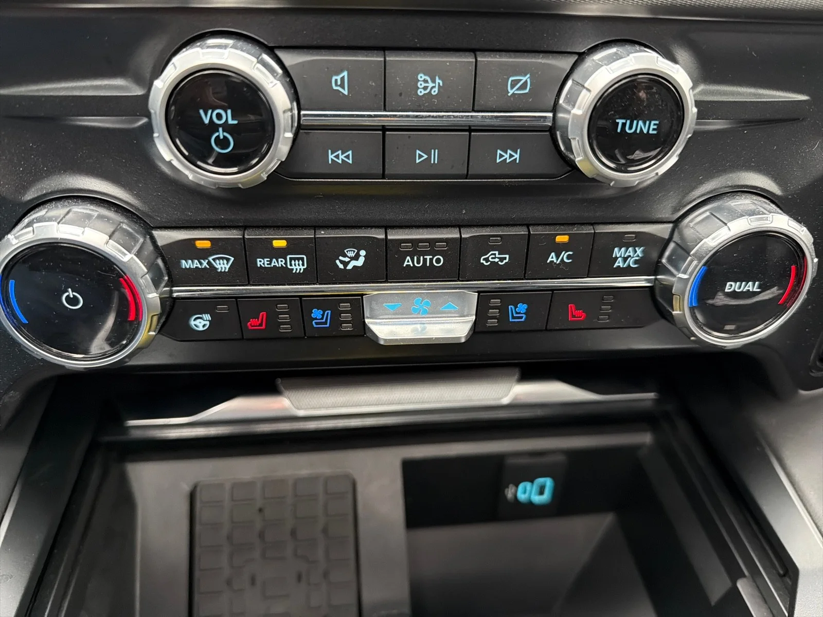2024 Ford F-250 Super Duty Platinum - Photo 8