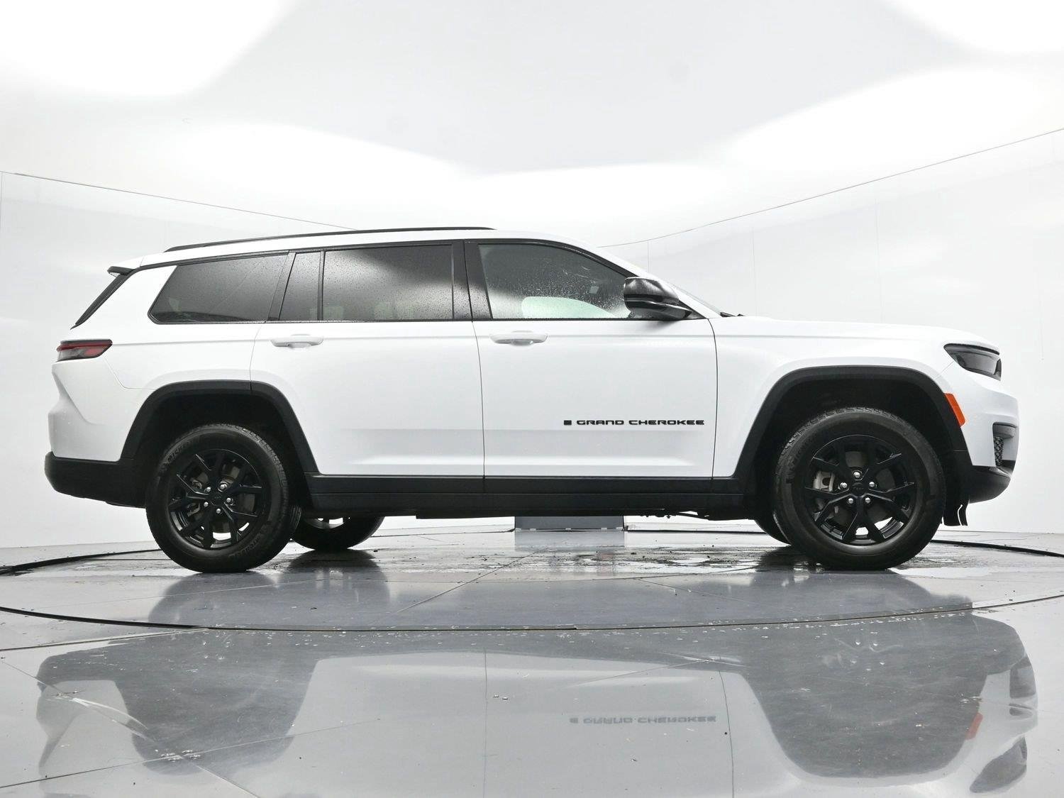 Used 2024 Bright White Clearcoat Jeep Altitude X image 48