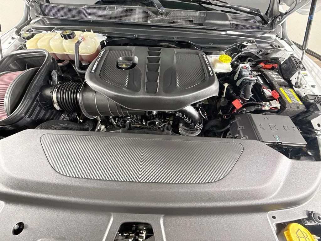 Used 2025 White Ram RHO image 31