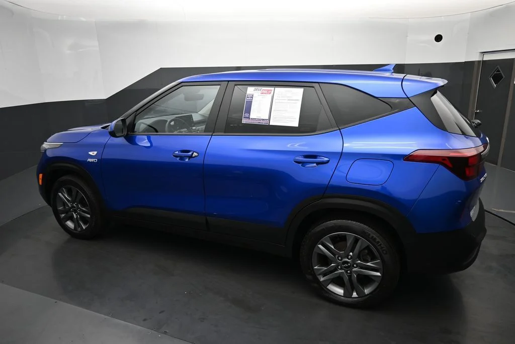 Used 2023 Blue Kia LX image 5