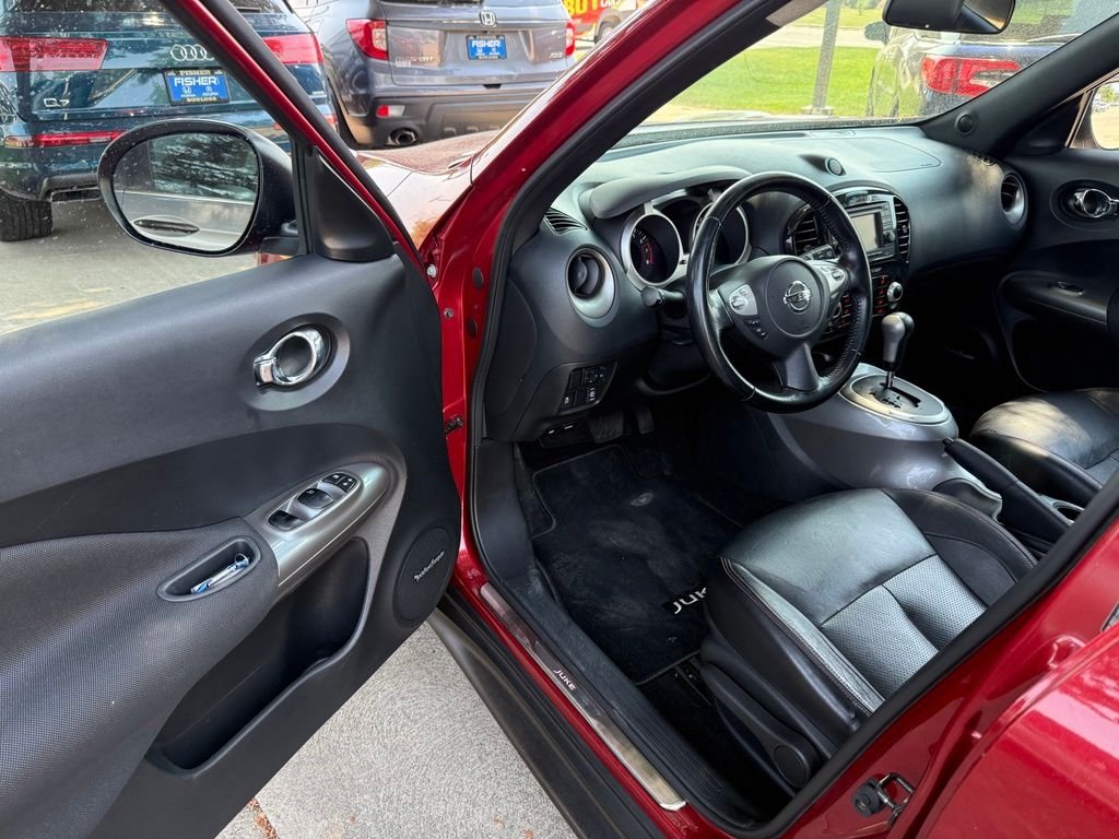 Used 2013 Cayenne Red Nissan SL image 11