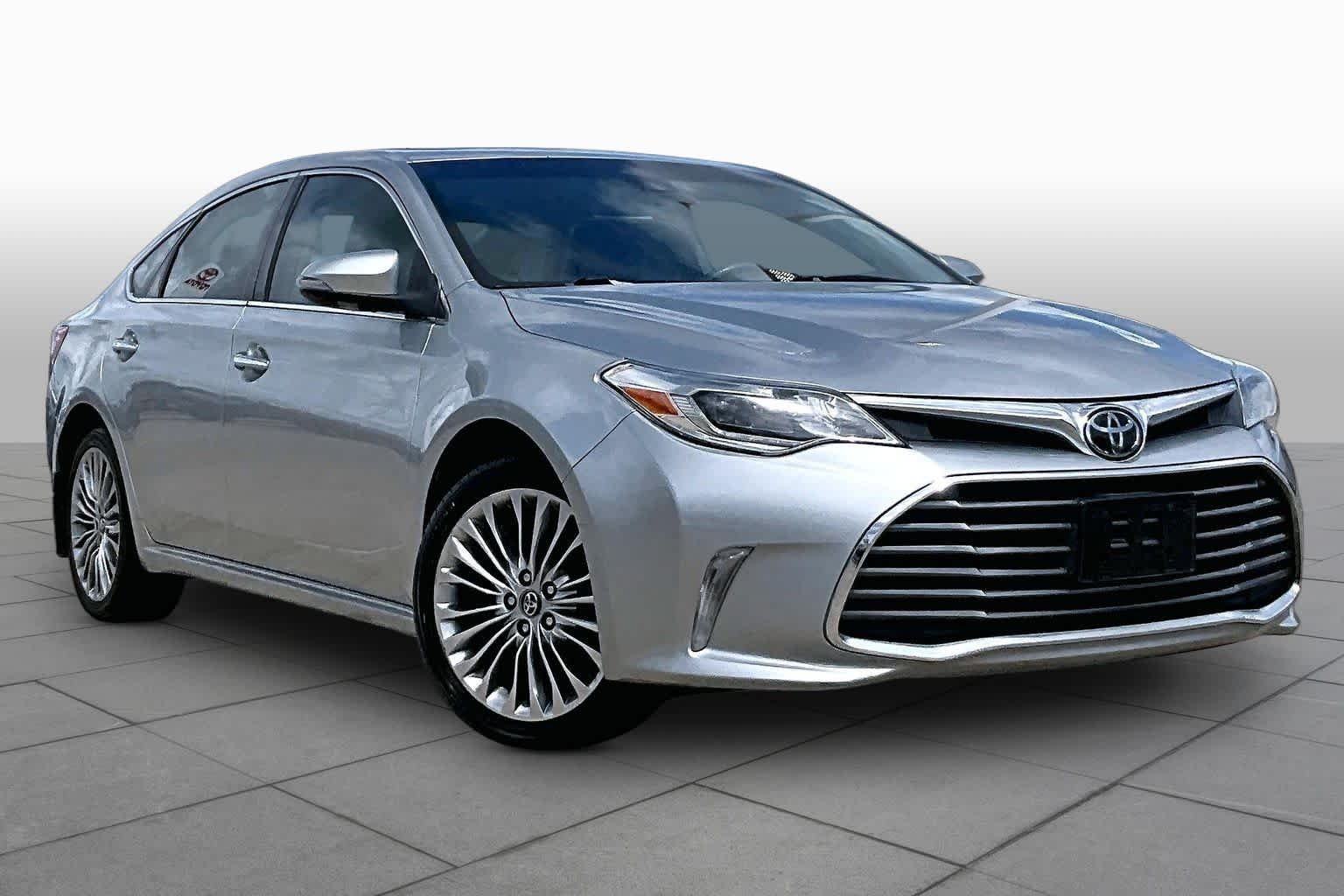 Used 2017 Celestial Silver Metallic Toyota Limited image 3