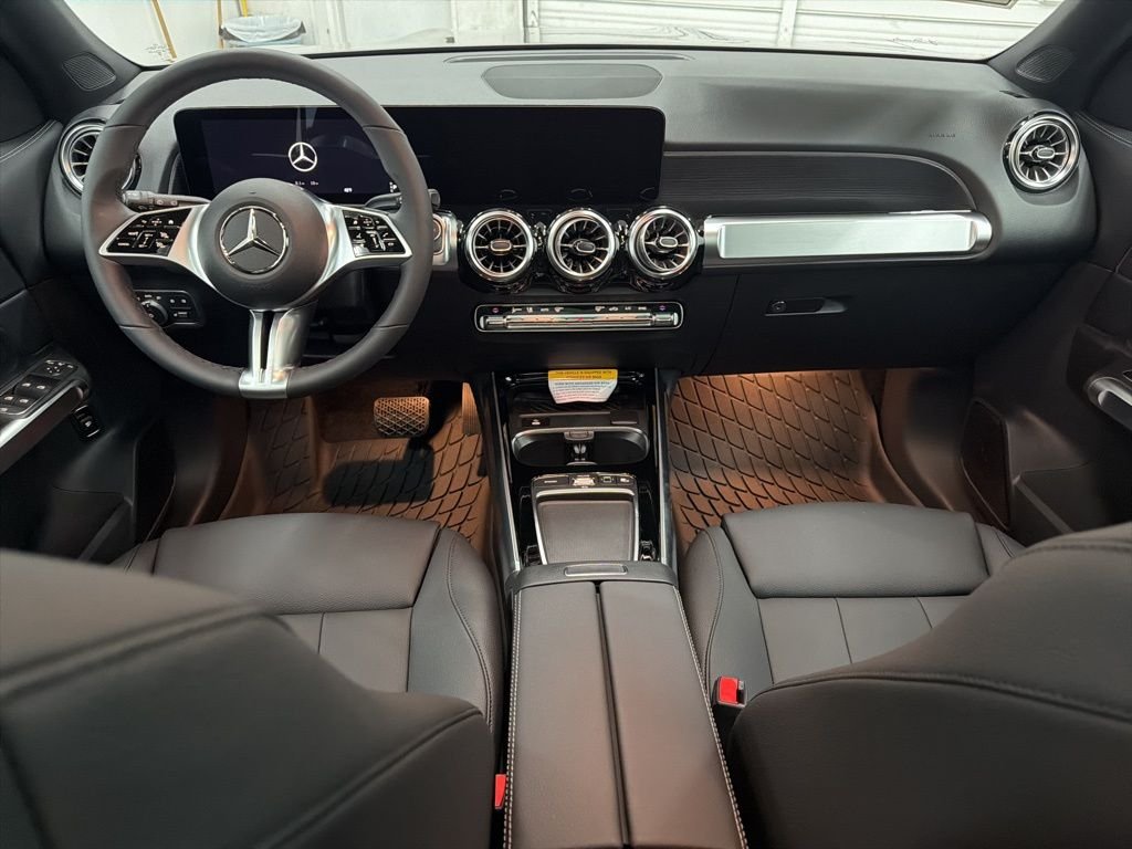 Used 2026  Mercedes-Benz GLB 250 image 22