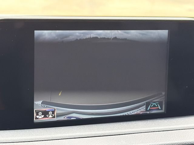 Used 2022 White Lexus 350 image 26