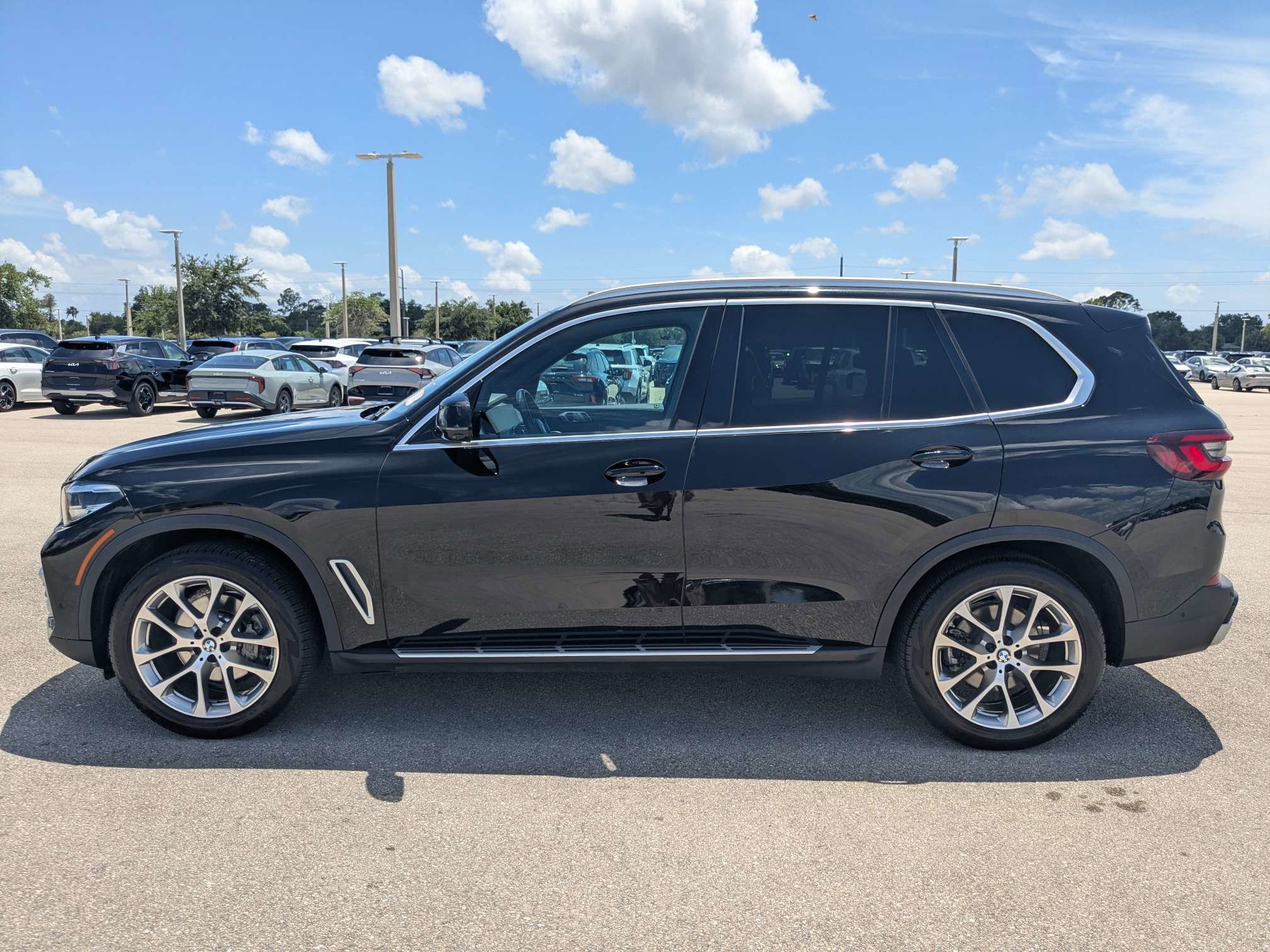 Used 2023 Jet Black BMW sDrive40i image 8