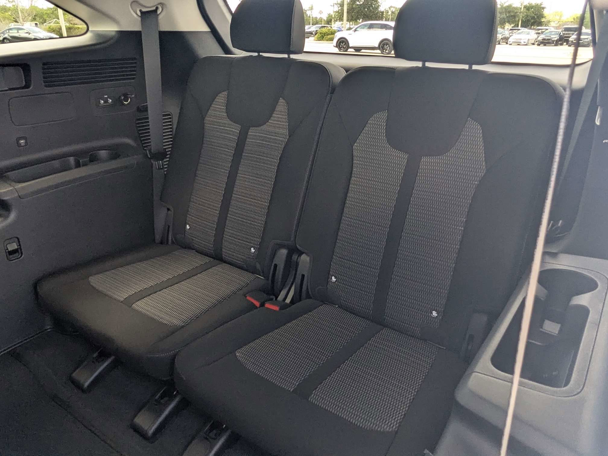 New 2026 Glacial White Kia LX image 15