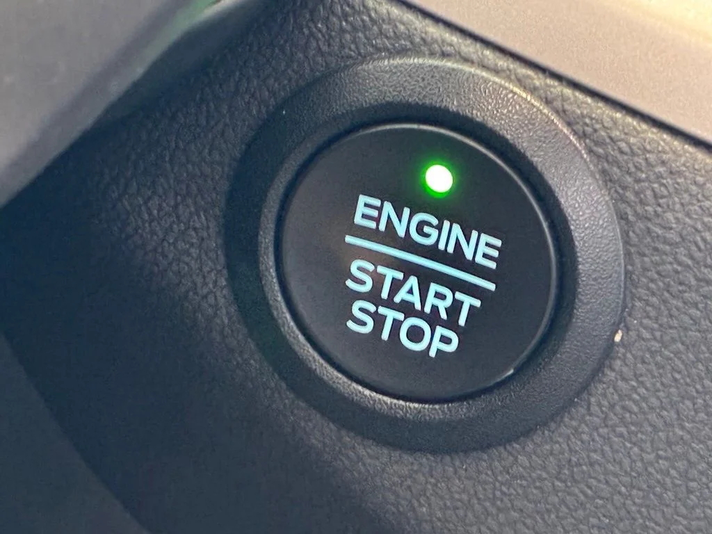 Used 2022 Blue Ford SE image 27
