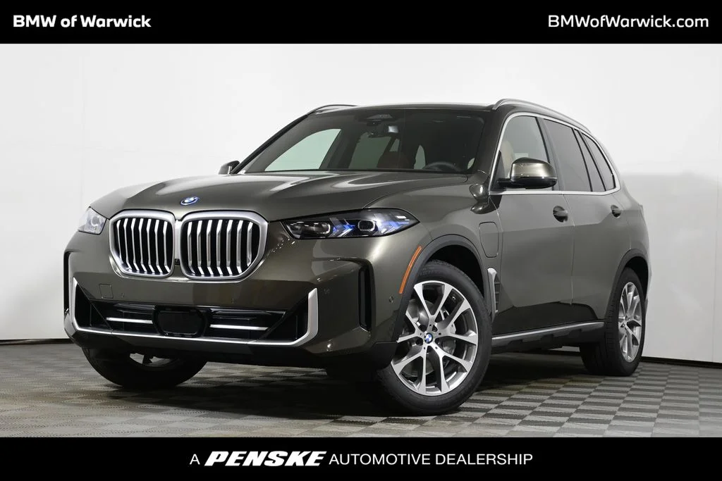 New 2026 Green BMW xDrive50e image 1
