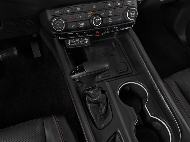 Used 2024 Frostbite Pearlcoat Dodge R/T Premium image 9