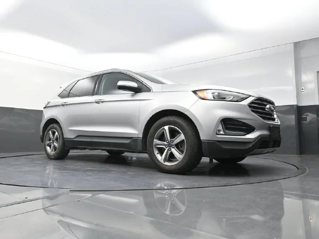 Used 2019 Silver Ford SEL image 20